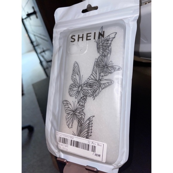 Black Butterfly Clear iPhone 11 Pro Max Case 🖤 - Picture 12 of 17